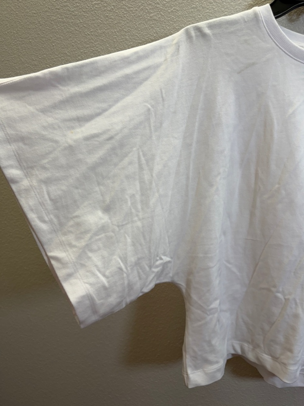 Zara White Short Sleeve Crewneck Tee - Picture 2 of 5